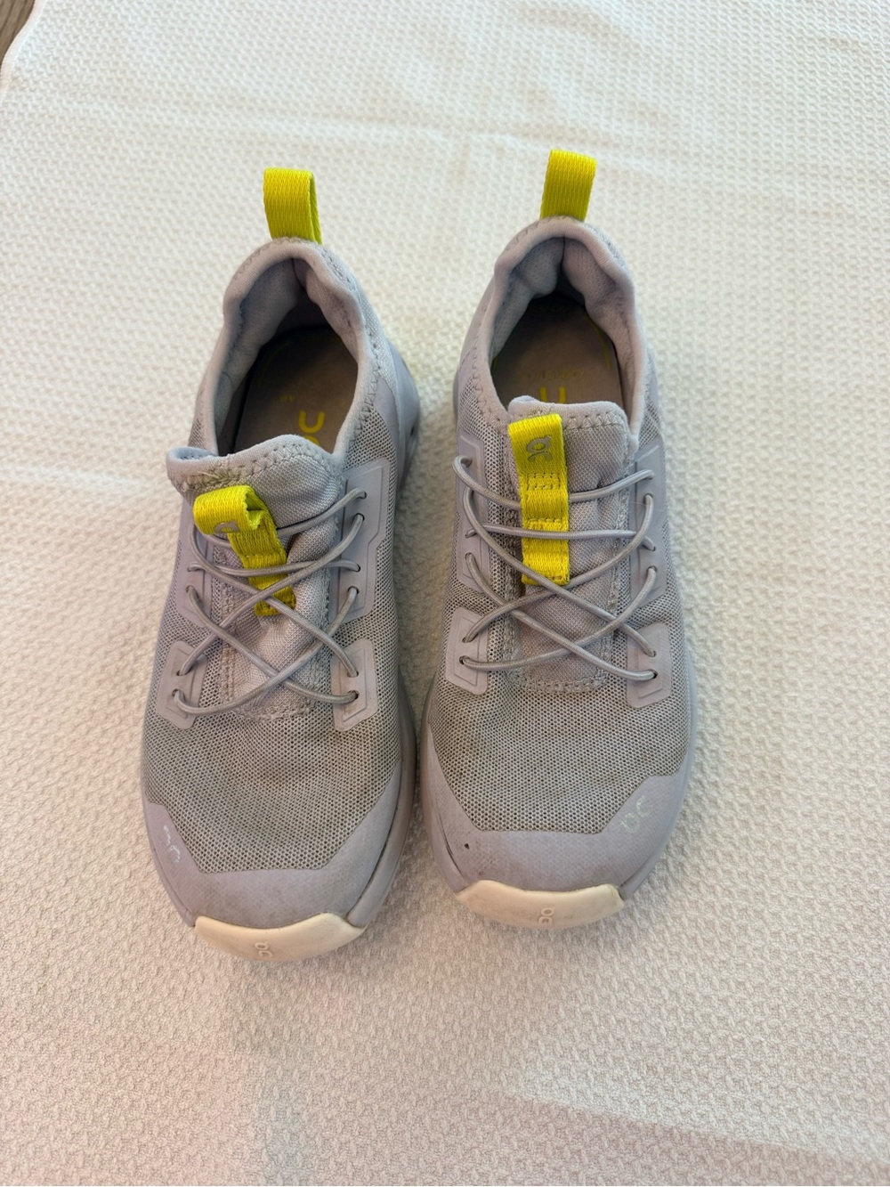 On Running Kids Sneakers in Light Gray with Yellow Accents